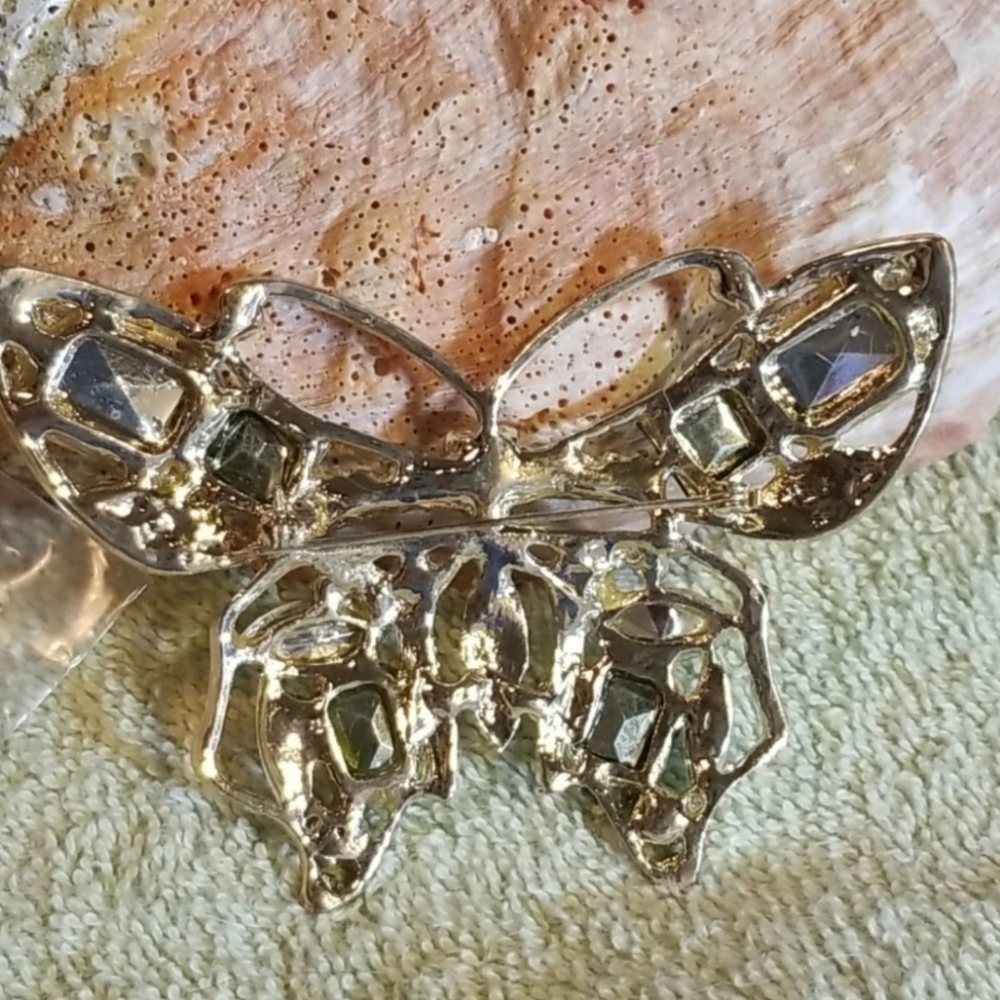 Vintage Green Crystal Butterfly Gold Brooch - Picture 5 of 6